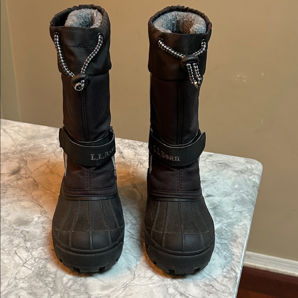 L.L. Bean kids snow boots size 12.